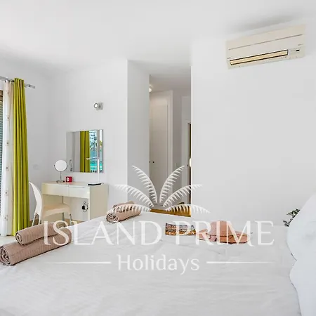 Family In Luxury Complex In La Caleta Mg5 Адехе