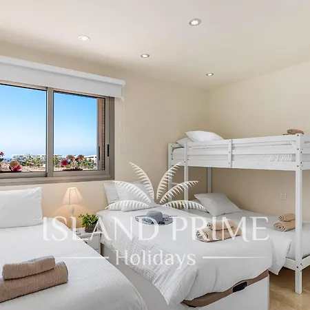 Family In Luxury Complex In La Caleta Mg5 Адехе